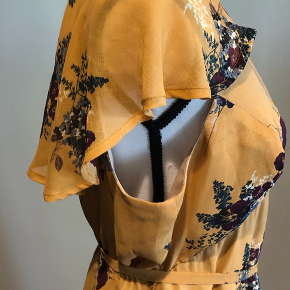 Gorgeous Floral Dress - Picture 5 of 7